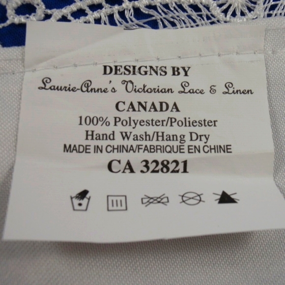 Christmas Tablecloth WINTER BLUE BELLS (36x36 in.) NEW - Picture 6 of 6